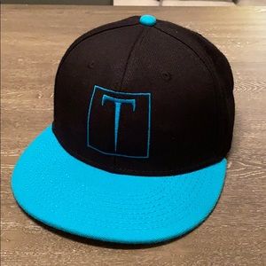Snap-Back T (Nail-symbol) Hat Turquoise flat Bill